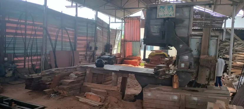 Saw mill cutting